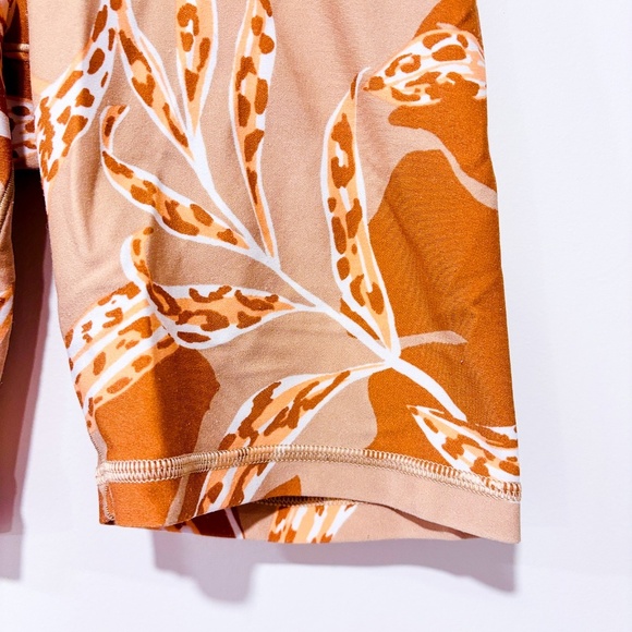 AERIE Beige bike shorts with leaf pattern - Picture 5 of 9